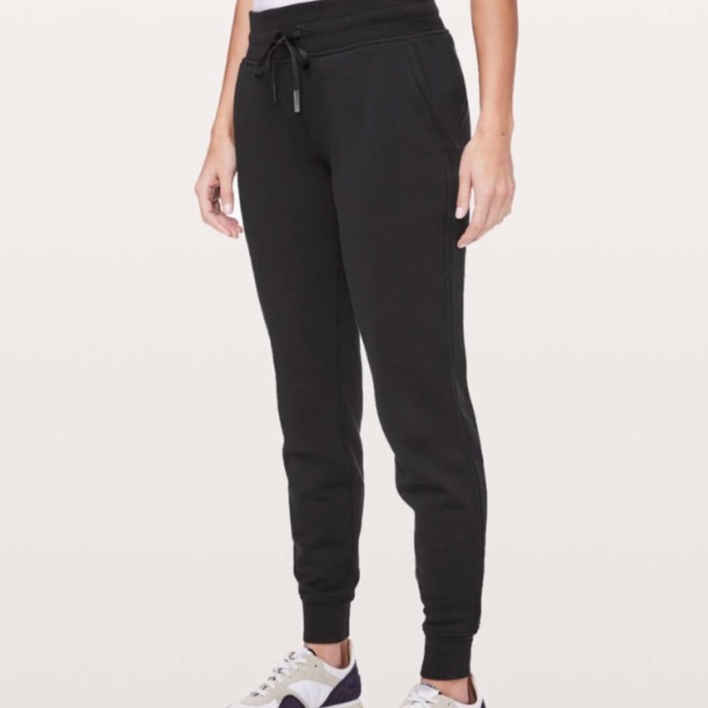 Lululemon Warm Down Jogger- Black size 2
